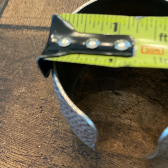 Cuff Bracelet - Picture 3 of 9